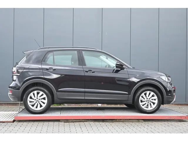 Volkswagen T-Cross 2