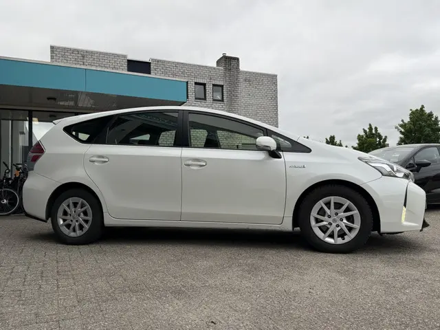 Toyota Prius 3