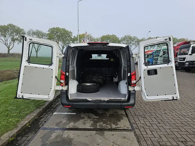 Mercedes-Benz Vito 114 2018 Diesel 12