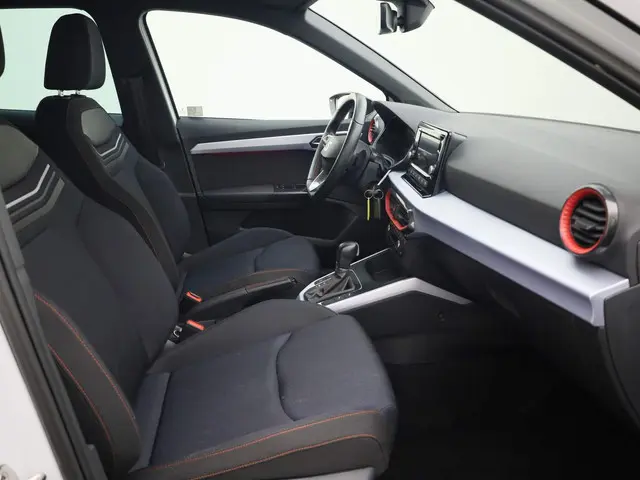SEAT Arona 1.5TSI/150PK FR DSG 2023 Benzine 17