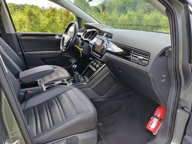Volkswagen Touran 1.4 TSI Highline 2018 Benzine 34