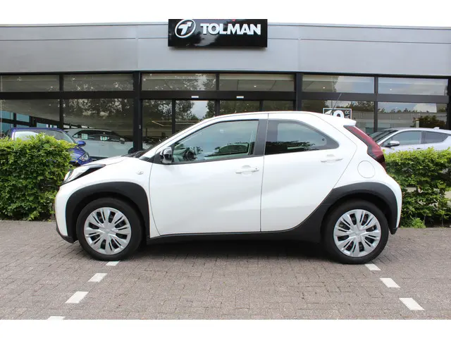 Toyota Aygo X 1.0 VVT-i MT Play 2022 Benzine 2