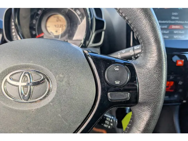 Toyota Aygo 1.0 VVT-i x-JBL 2021 Benzine 24