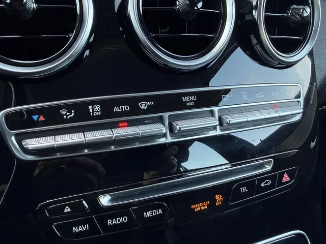 Mercedes-Benz GLC 250 4MATIC Prestige 2016 Benzine 29