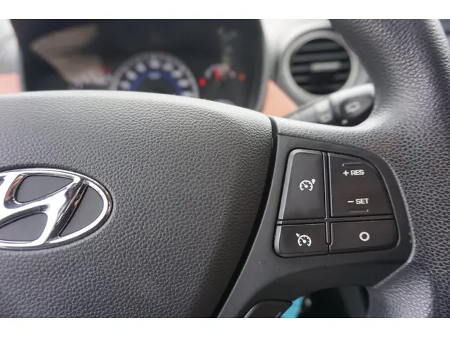 Hyundai i10 1.0i i-Motion Comfort 2017 Benzine 8