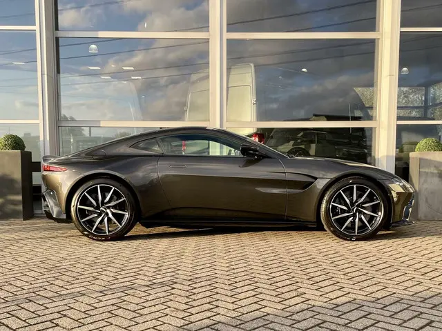 Aston Martin V8 Vantage 4.0 2021 Benzine 3