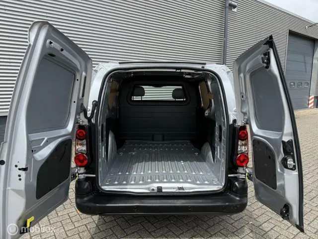 Peugeot Partner bestel 122 1.6 e-HDI L2 XR 2014 Diesel 17