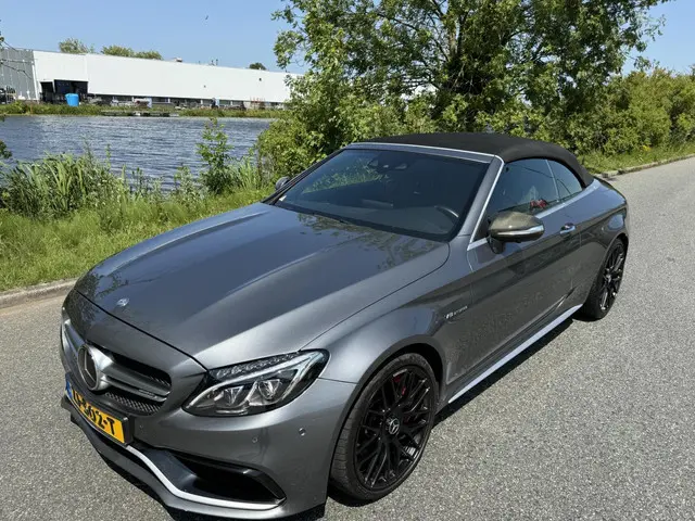 Mercedes-Benz C-Klasse Cabrio AMG 63 S 2017 Benzine 2