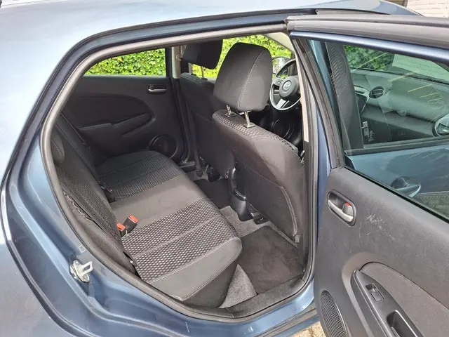 Mazda 2 1.3 Silver Edition 2014 Benzine 15