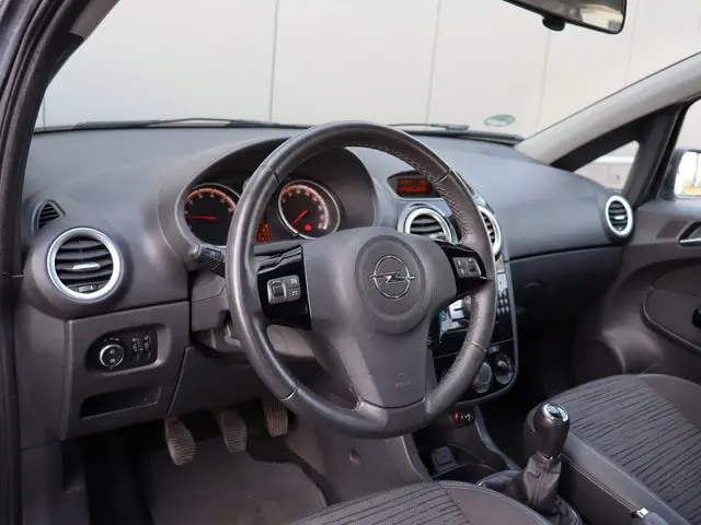 Opel Corsa 1.4-16V Berlin airco LM 4-deurs 2014 Benzine 10