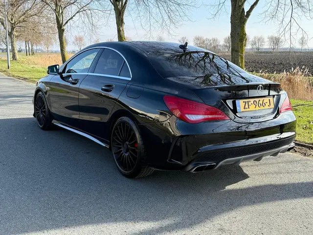 Mercedes-Benz CLA AMG 45 4MATIC 2015 Benzine 27