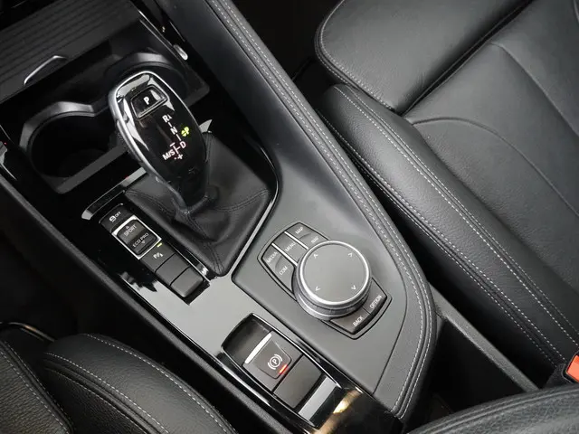 BMW X1 sDrive18i High Executive Edition 2019 Benzine 21