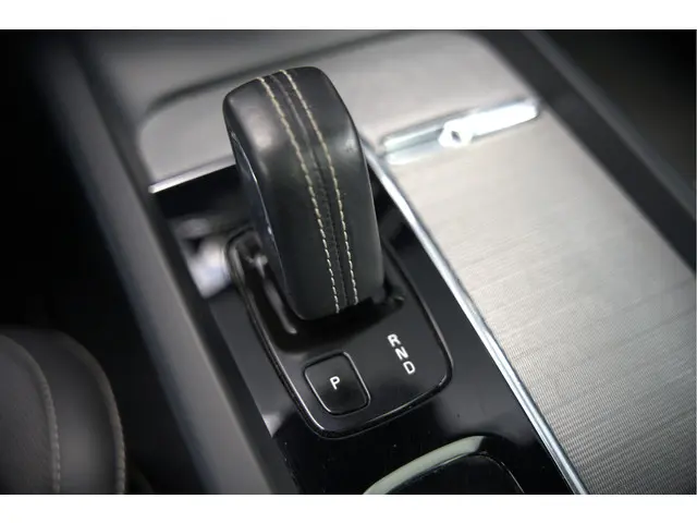 Volvo V60 2.0 B3 R-Design 2020 Hybride Benzine 19