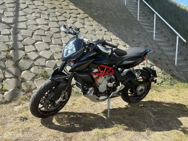 MV Agusta F3 800 Rivale 2016 Benzine 9