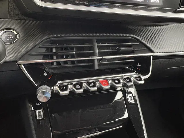 Peugeot 208 1.2T 100pk Allure Pack 2023 Benzine 20