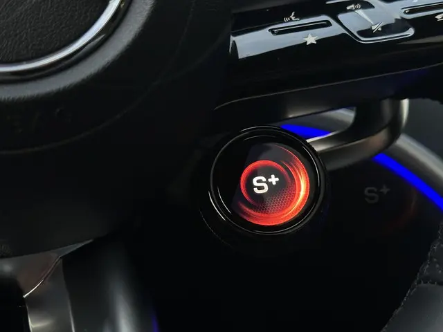 Mercedes-Benz C-Klasse AMG 43 4MATIC 2024 Benzine 25