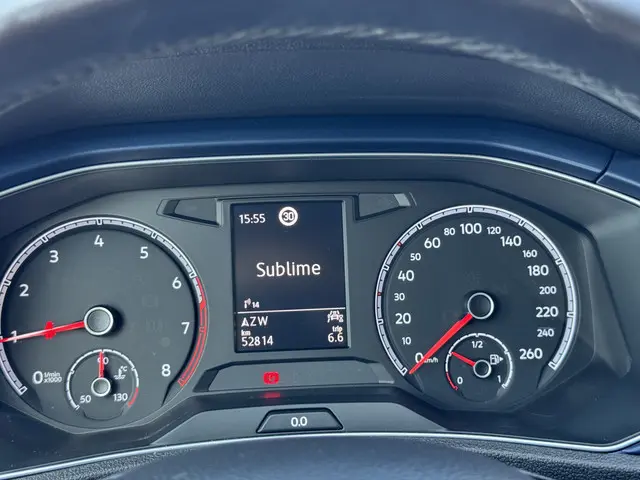 Volkswagen T-Roc 1.0 TSI UNITED 110 pK 2021 Benzine 18