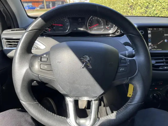 Peugeot 208 1.2 PureTech Style 2015 Benzine 8