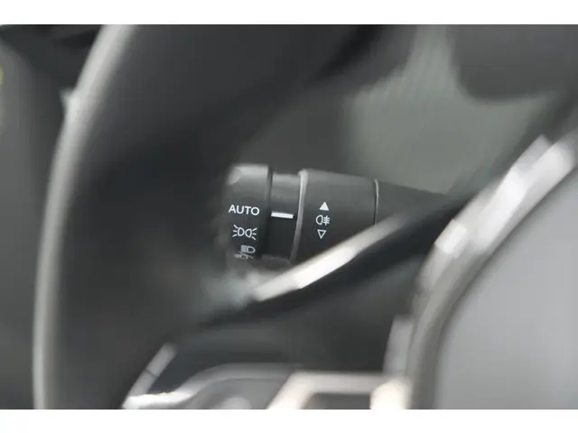 Peugeot 2008 PureTech 130 Allure 2020 Benzine 35