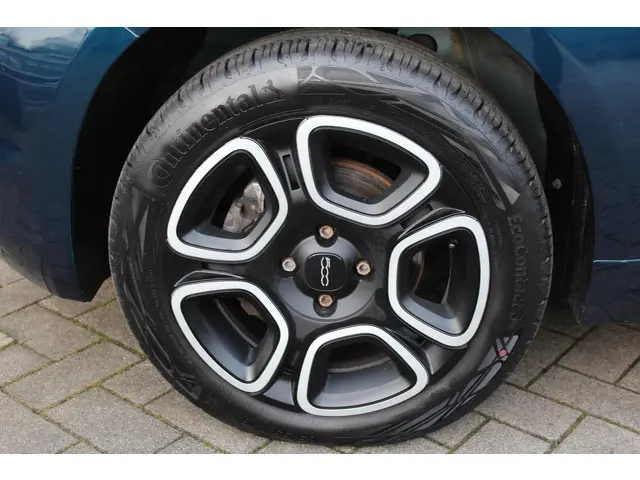 Fiat 500C 1.0 Hybrid Dolcevita 2023 Benzine 24