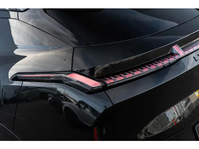 Lynk & Co 08 1.5 More 2026 Hybride Benzine 23