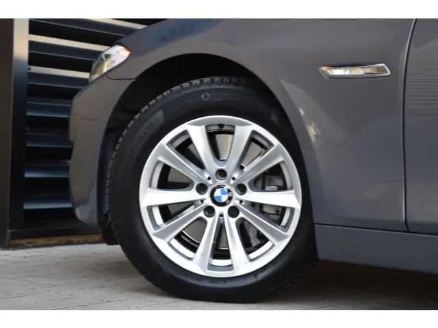 BMW 5 Serie Touring 535i High Executive 2012 Benzine 23