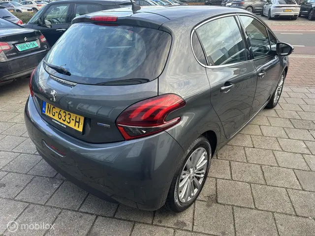 Peugeot 208 1.2 PureTech Allure 2017 Benzine 7