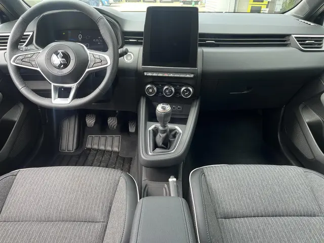 Mitsubishi Colt 1.0T MT First Edition 2024 Benzine 14