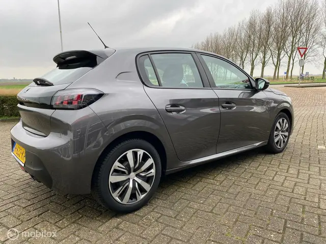 Peugeot 208 1.2 PureTech Active Bjr.2020 2020 Benzine 4