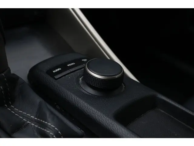 Lexus IS 300h Edition 2014 Hybride Benzine 14