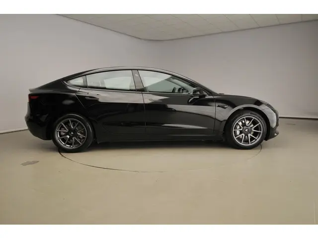 Tesla Model 3 3