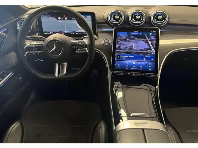 Mercedes-Benz C-Klasse 200 AMG Line 2023 Benzine 17