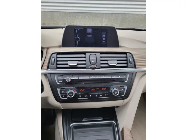 BMW 3 Serie 320 I Hi executive modern 2015 Benzine 14