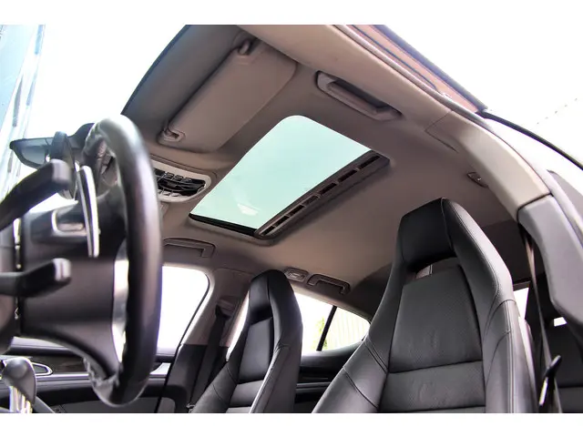 Porsche Panamera 4.8 S 2012 Benzine 18