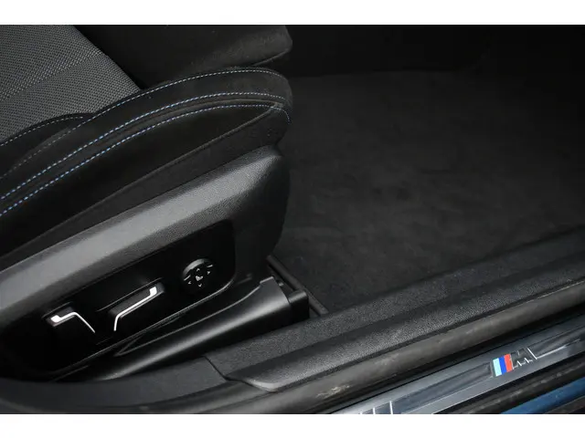 BMW 3 Serie Touring 330e M-Sport 2025 Hybride Benzine 75