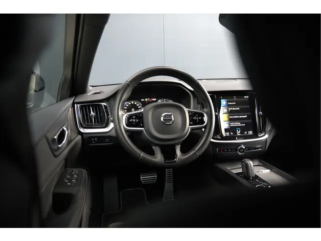 Volvo V60 2.0 B3 R-Design 2020 Hybride Benzine 26
