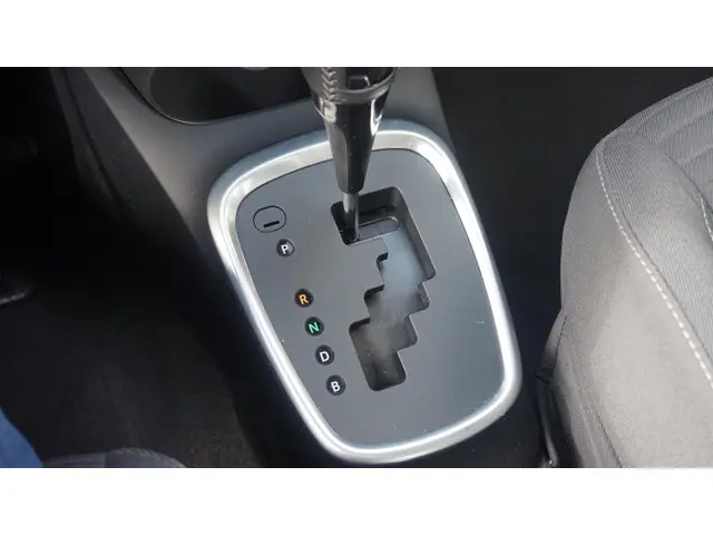 Toyota Yaris 1.5 Hybrid Aspiration 2017 Hybride Benzine 18