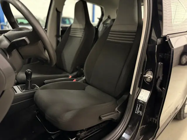 Volkswagen up! 1.0 BMT move up! 2019 Benzine 7