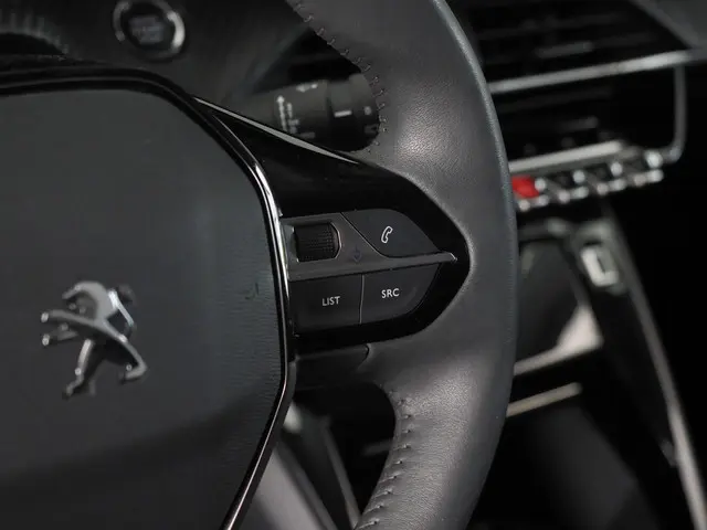 Peugeot 208 1.2 PureTech Allure Pack 2023 Benzine 12
