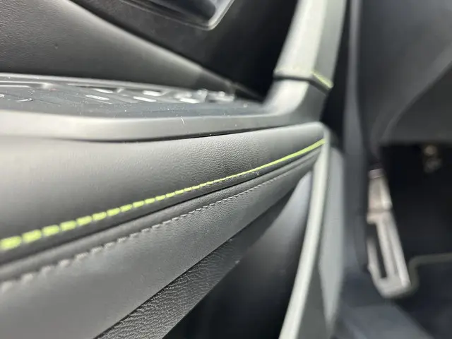 Peugeot 308 SW PureTech 130 GT EAT8 2024 Benzine 27