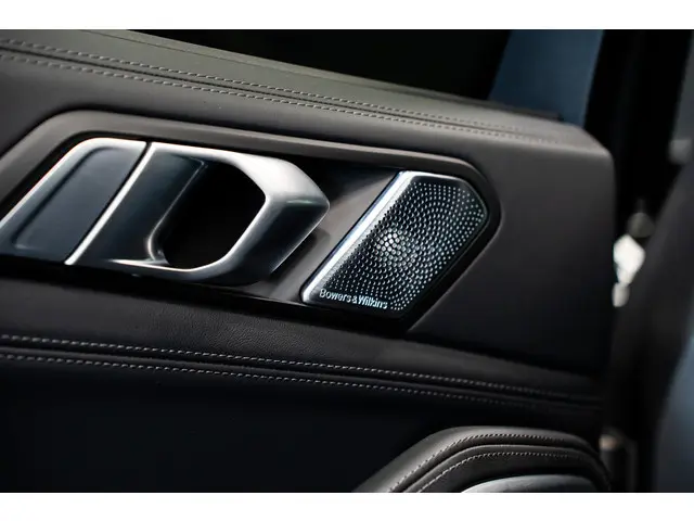 BMW X6 M60i xDrive 2023 Benzine 27