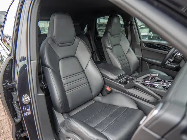 Porsche Cayenne 3.0 E-Hybrid 2021 Hybride Benzine 43
