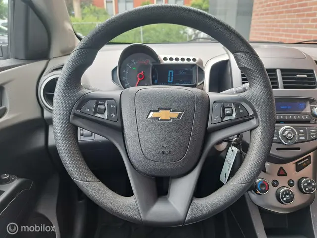 Chevrolet Aveo 1.2 LT/Airco/Cruise/Trkhk 2013 Benzine 13