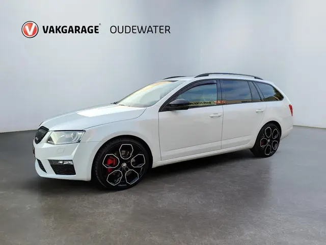 Škoda Octavia Combi 2.0 TSI RS + * Leder * Carplay * 2014 Benzine 4