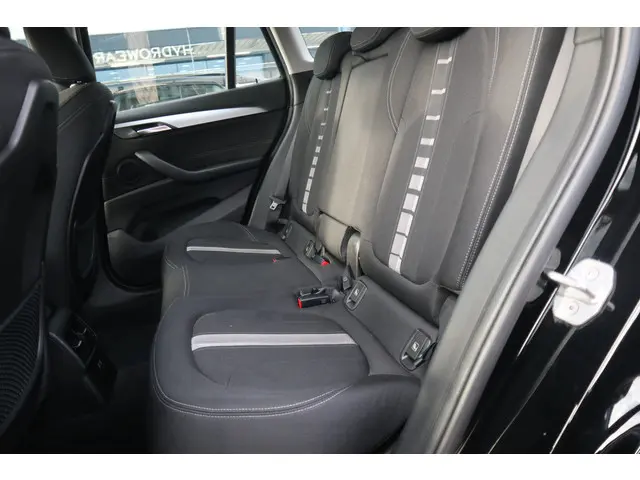 BMW X1 sDrive18i High Executive 2019 Benzine 5