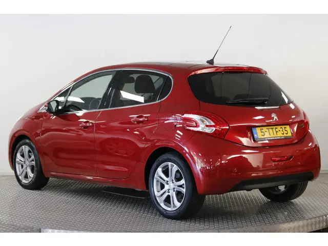 Peugeot 208 1.6 VTi Allure 120 PK. 2014 Benzine 9