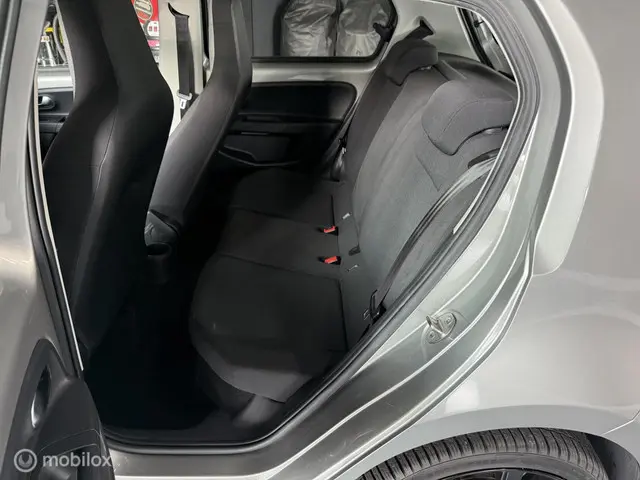Volkswagen up! 1.0 BMT high up! 2017 Benzine 8