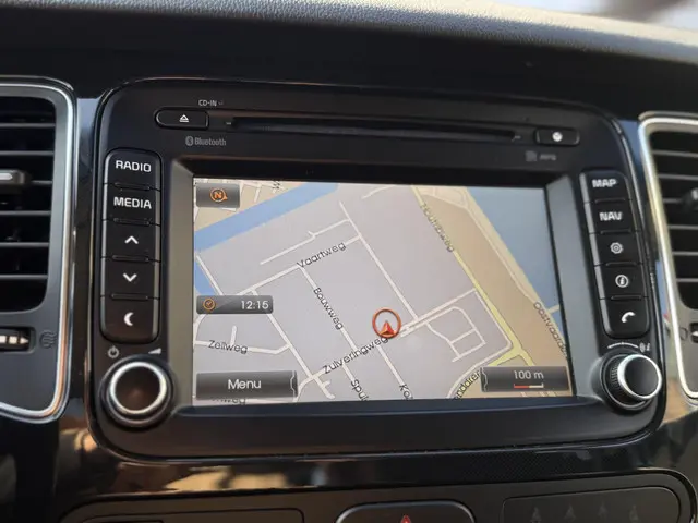 Kia Carens 1.6 GDi Business Pack 2014 Benzine 14