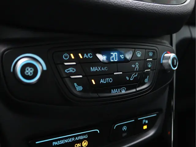 Ford B-MAX 1.0 EcoBoost Titanium 2018 Benzine 44