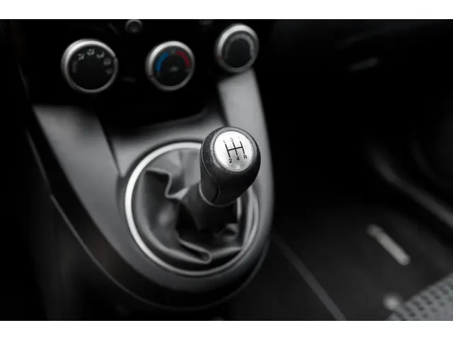 Mazda 2 1.3 TS Plus*Naviagtie*Stoelverwarming* 2014 Benzine 13